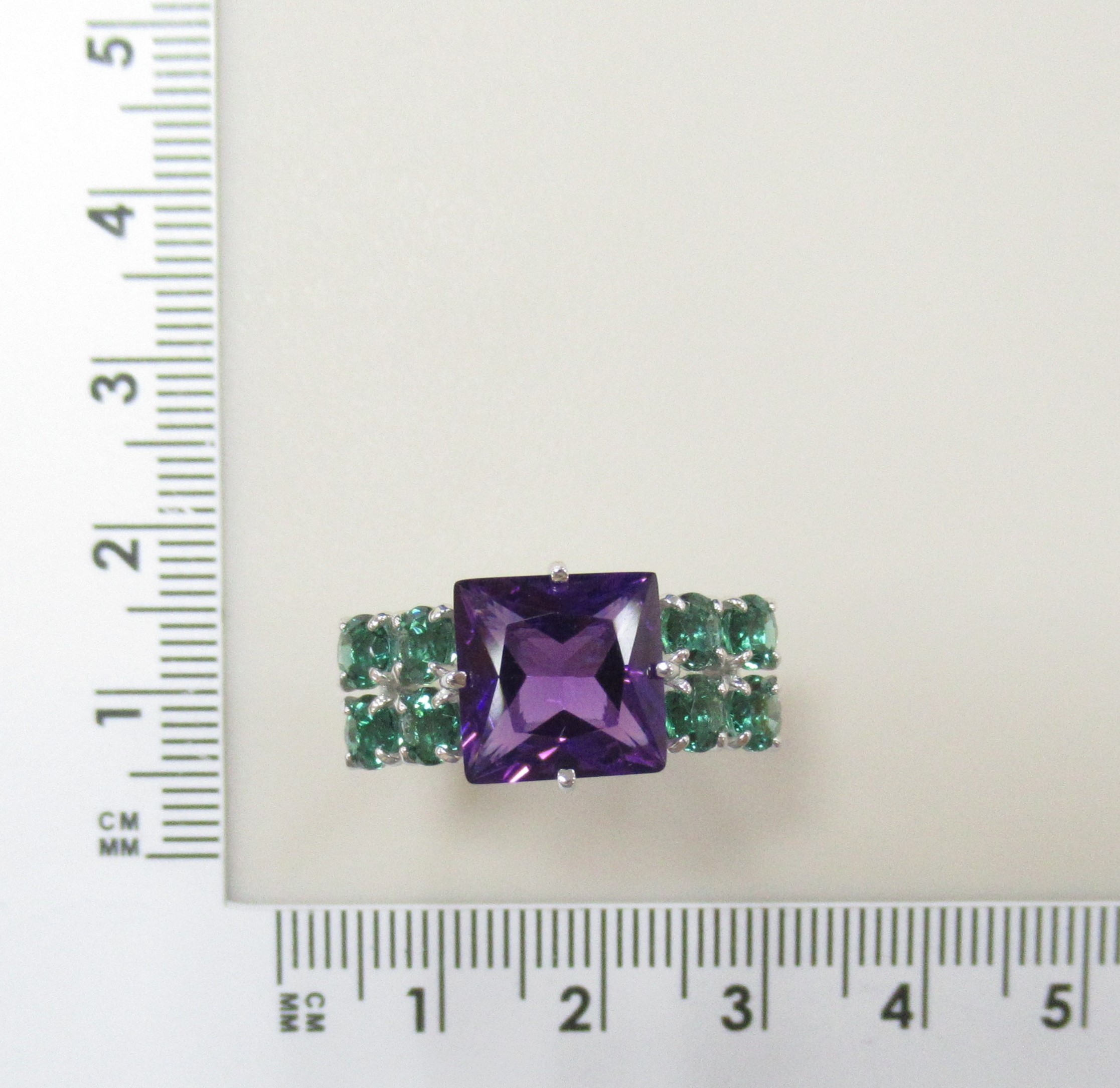 Серебряное кольцо с аметистом